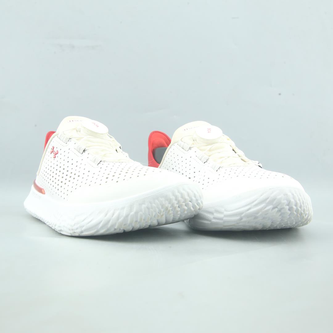 UNDER ARMOUR SLIPSPEED™