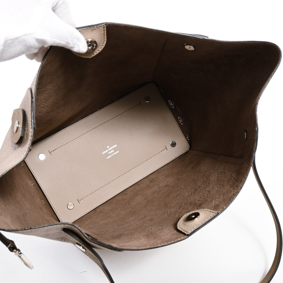 Louis Vuitton Hina MM Tote Bag Mahina Galle