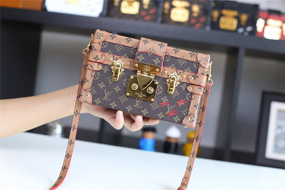 Fan Fashion Lu-Vi bags - 8220