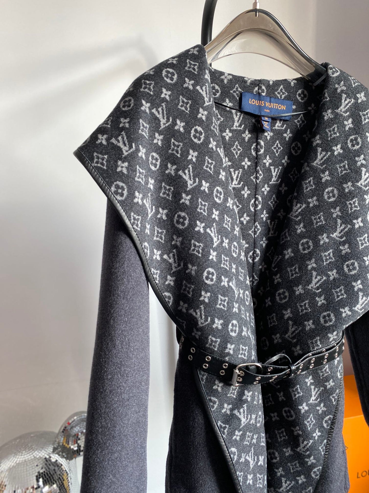 Luxury Louis Vuitton  Wrap Coat 025