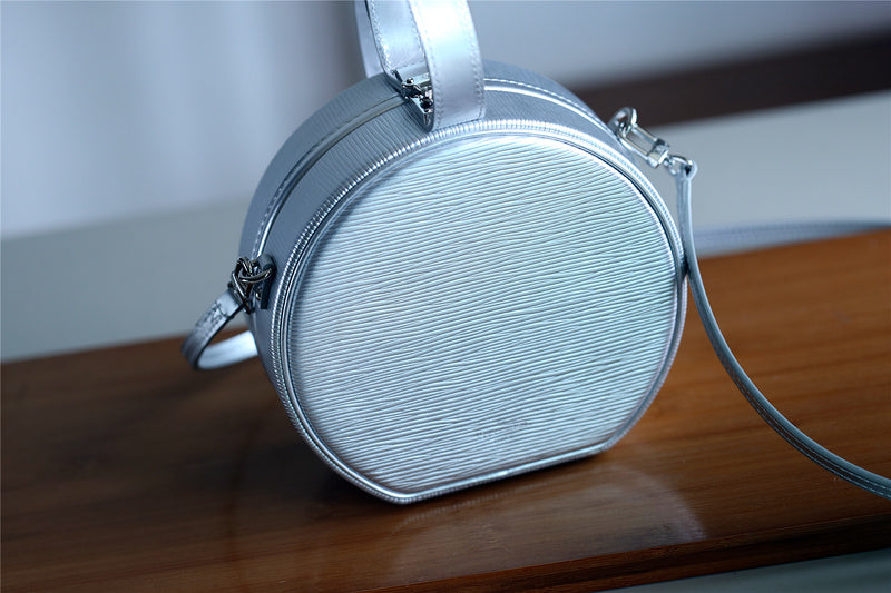 Fan Fashion Lu-Vi bags - 8328