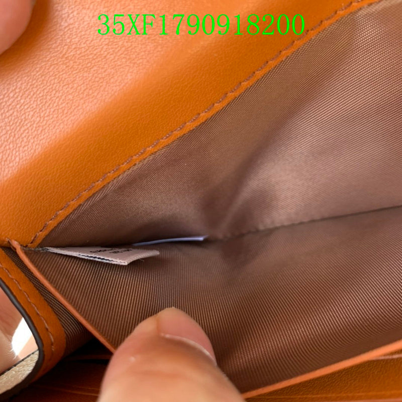 Amelia - CAH Wallet - 076