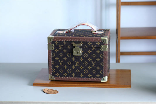 Fan Fashion Lu-Vi bags - 9515