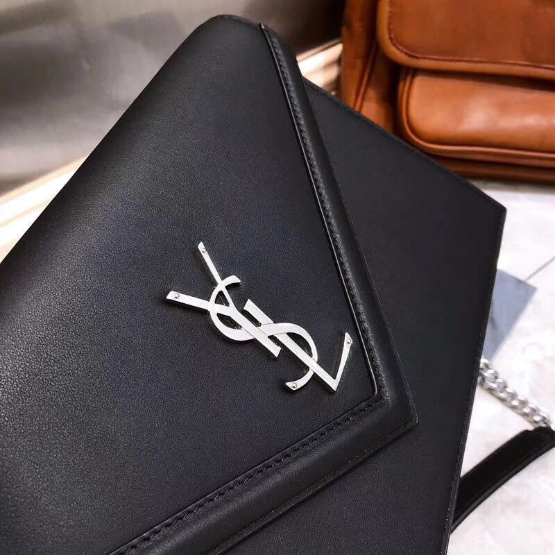 Amelia - YSL Bag - 2553