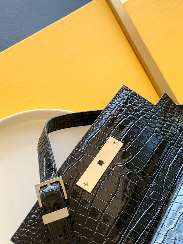 Amelia - YSL Bag - 3660
