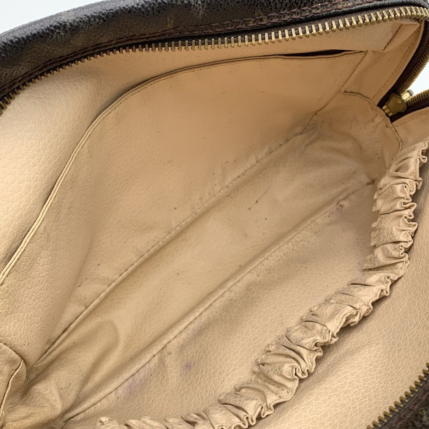 LOUIS VUITTON   Monogram Toiletry Trousse 23 Cosmetic Bag