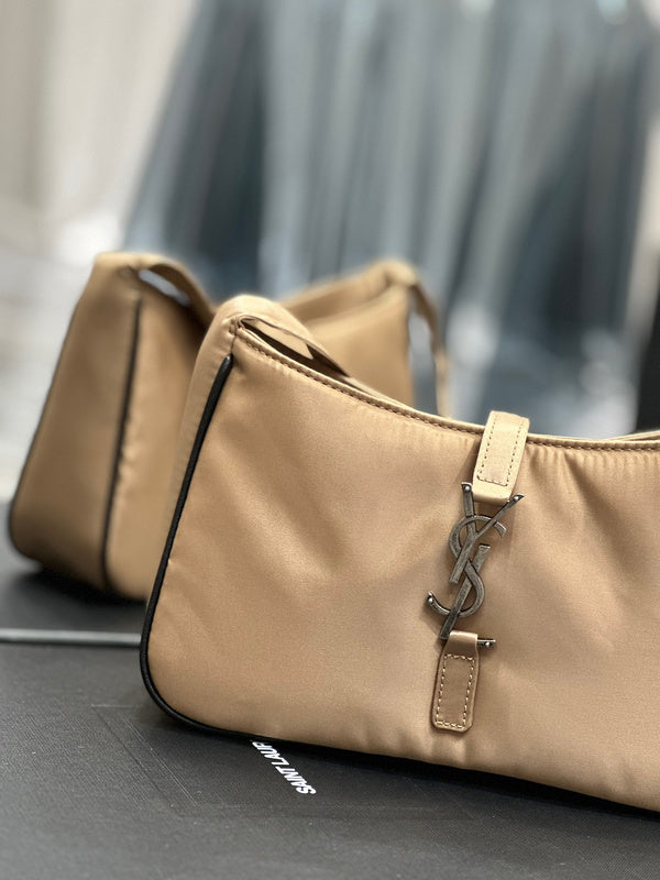 Amelia - YSL Bag - 1924