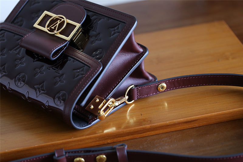 Fan Fashion Lu-Vi bags - 8125