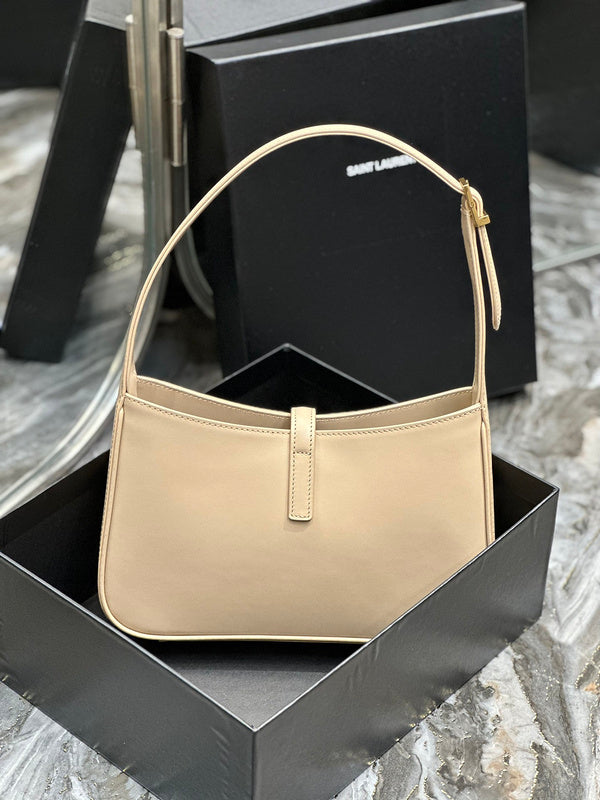 Amelia - YSL Bag - 2496