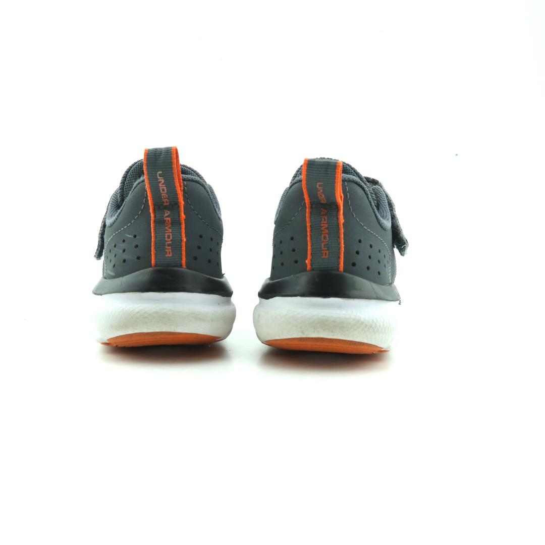 UNDER ARMOUR  ASSERT 8