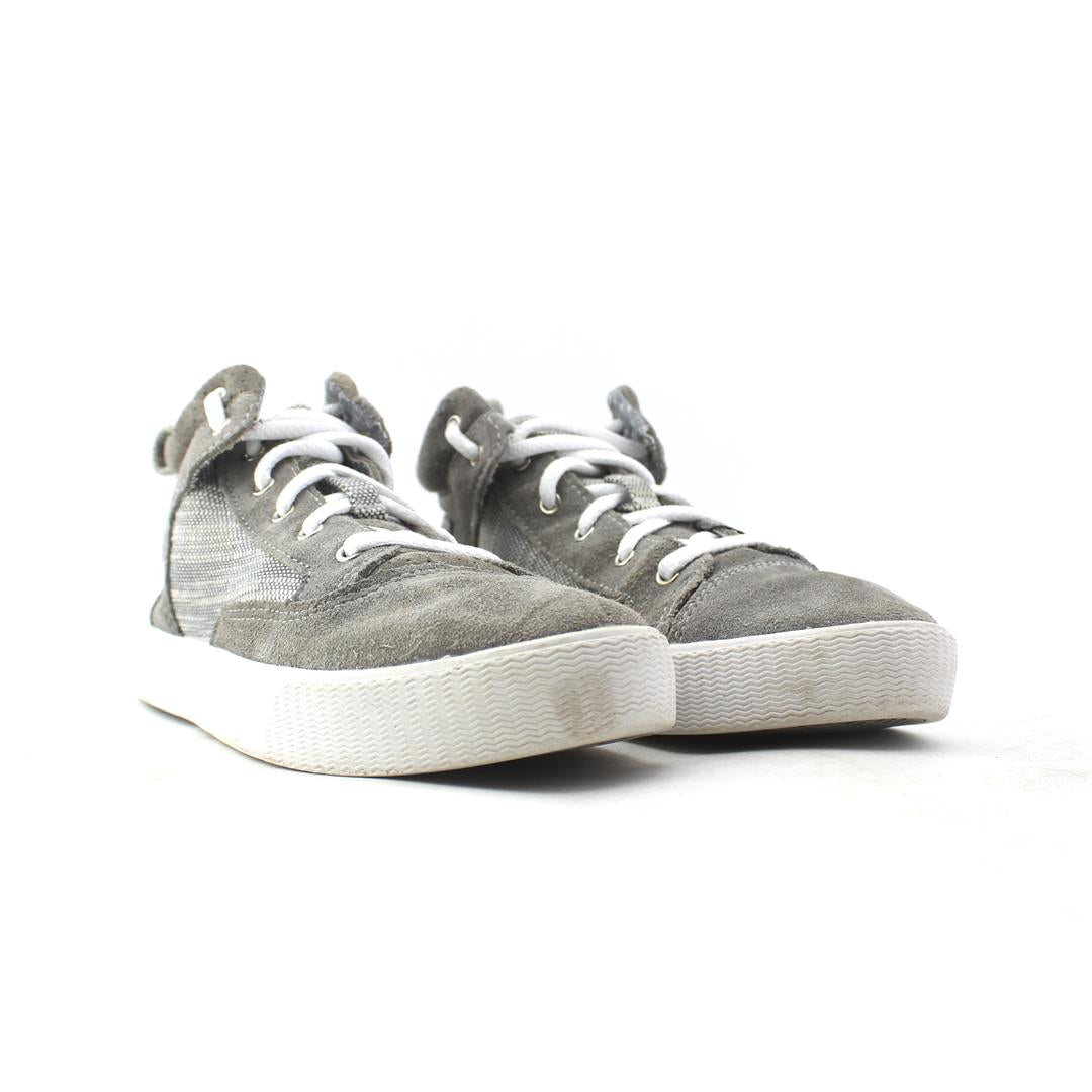 TOMS SUEDE