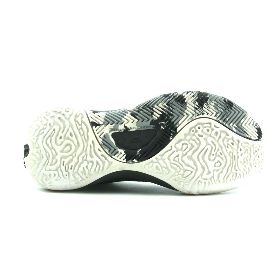 UNDER ARMOUR LOCKDOWN 6