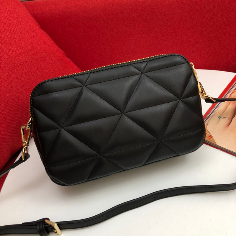 Barnes-Bags - Prada Bags - 979