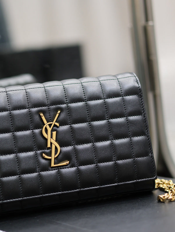 Amelia - YSL Bag - 1810