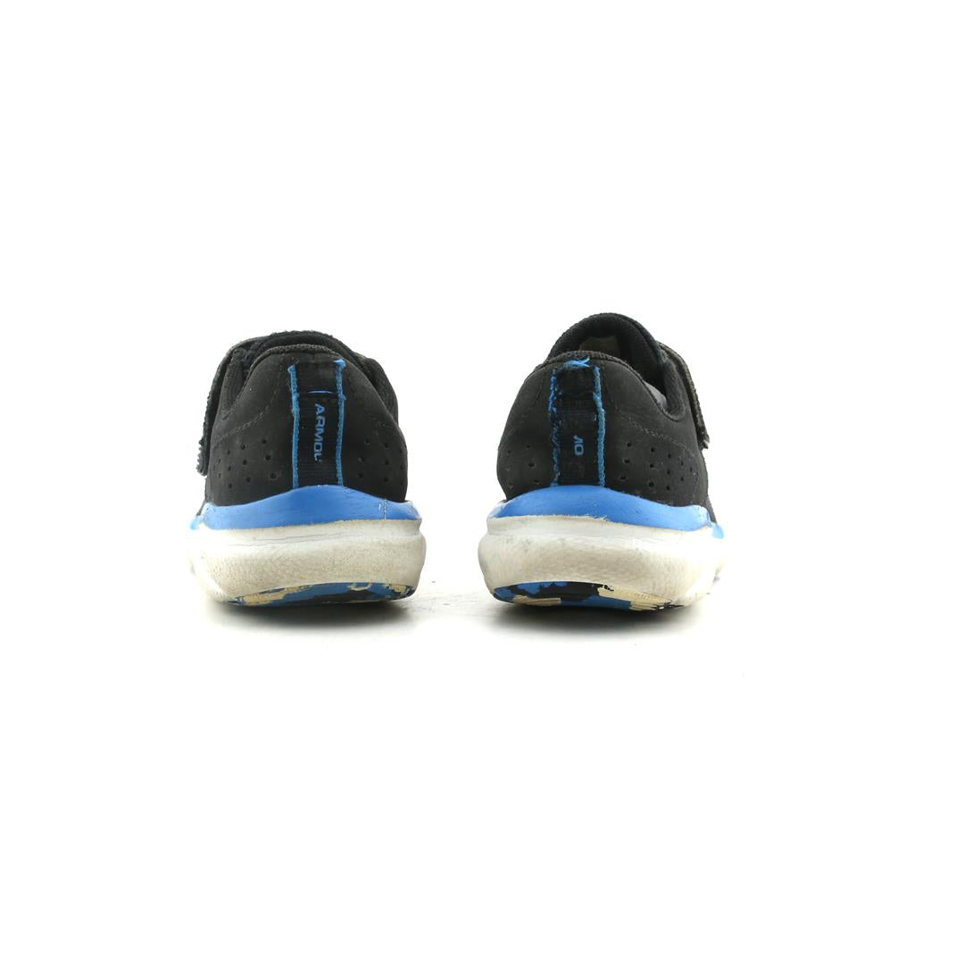UNDER ARMOUR ASSERT 8