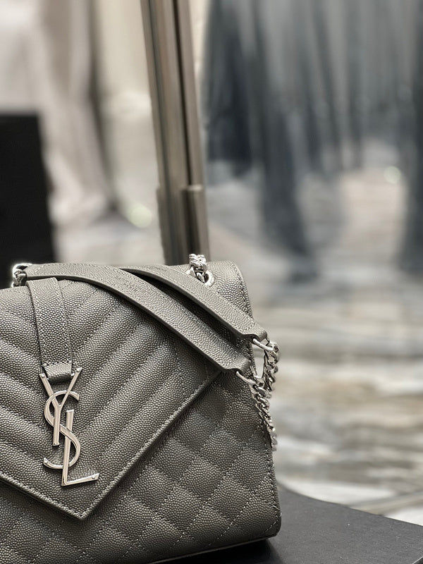 Amelia - YSL Bag - 1890