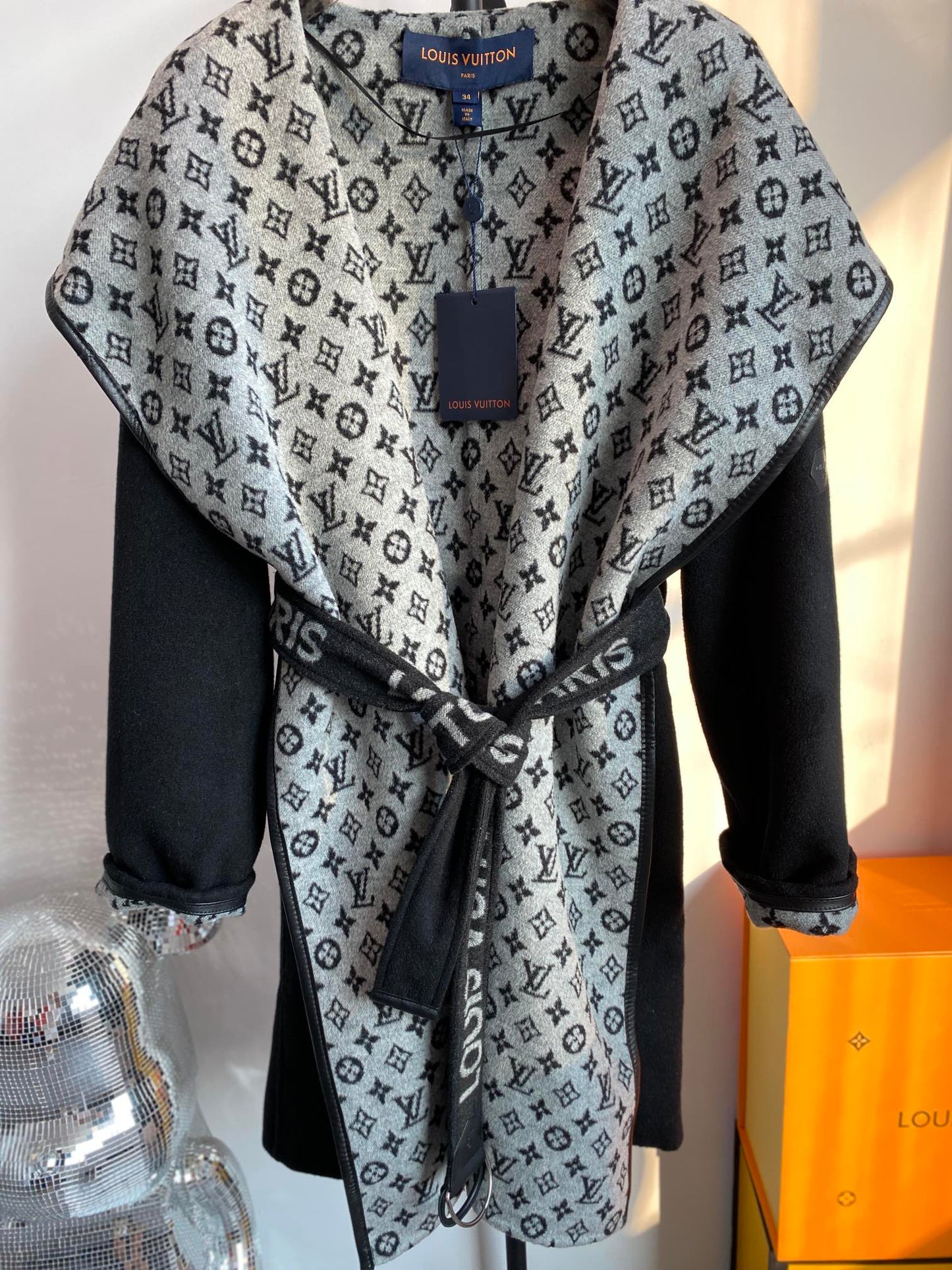 Luxury Louis Vuitton  Wrap Coat 043