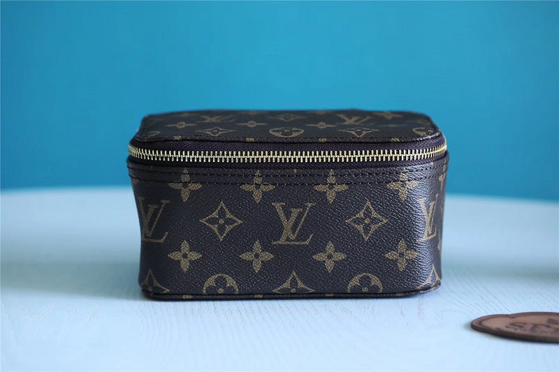 Fan Fashion Lu-Vi bags - 9204