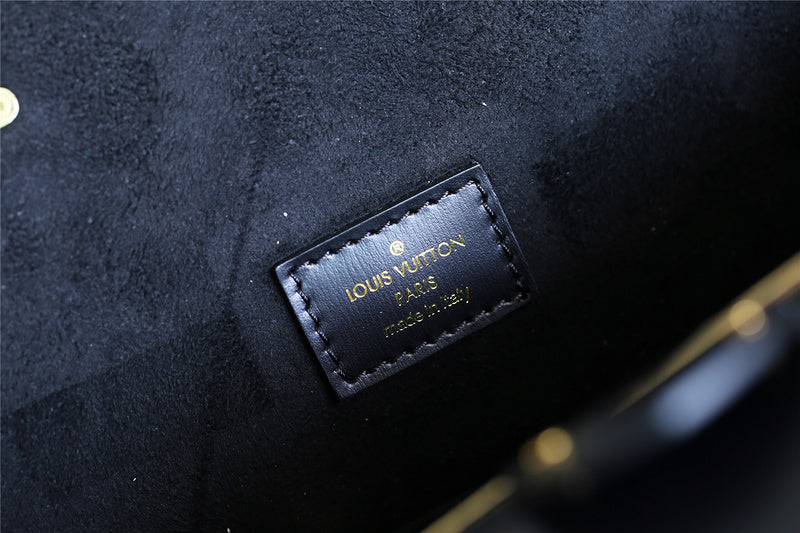 Fan Fashion Lu-Vi bags - 8165