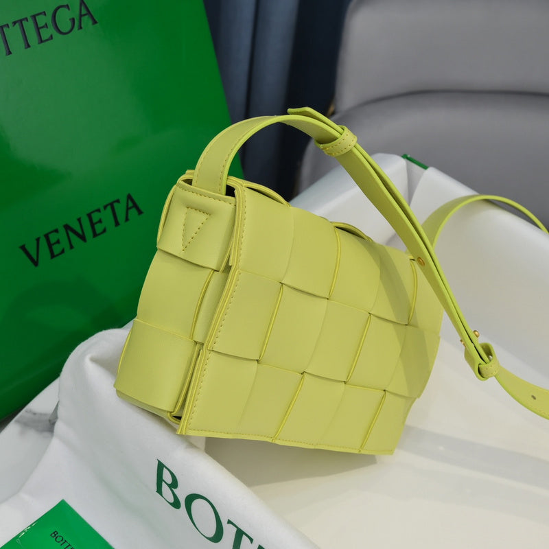 B-VENETA STYLISH HANBAGS FOR WOMEN - 124