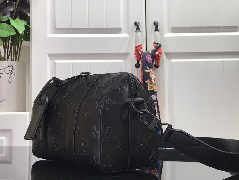 Fan Fashion Lu-Vi bags - 17417