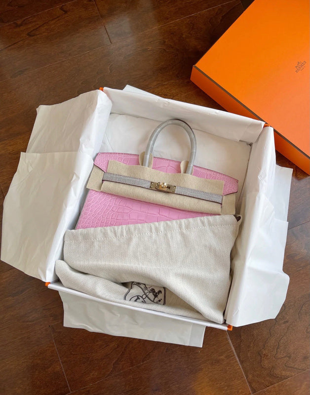 Amelia - HMS Bags - 1742