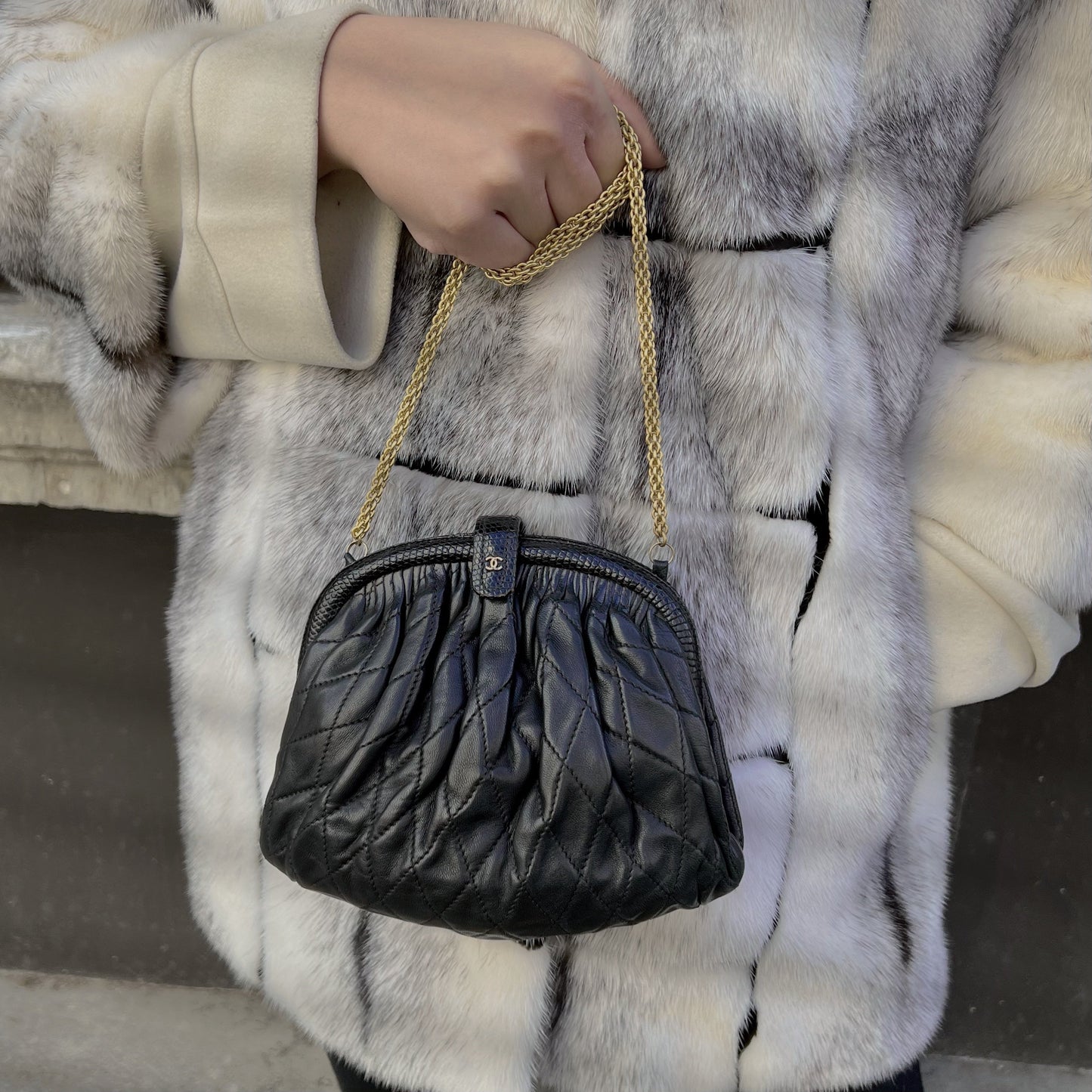 CHANEL   shoulder bag