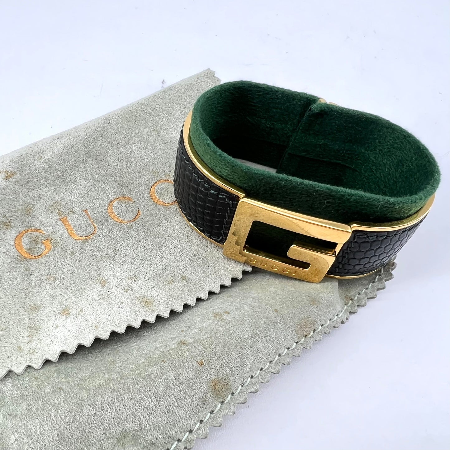 Gucci single G plaque logo bracelet