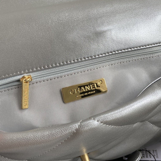 CHANEL 19 Maxi Flap Bag