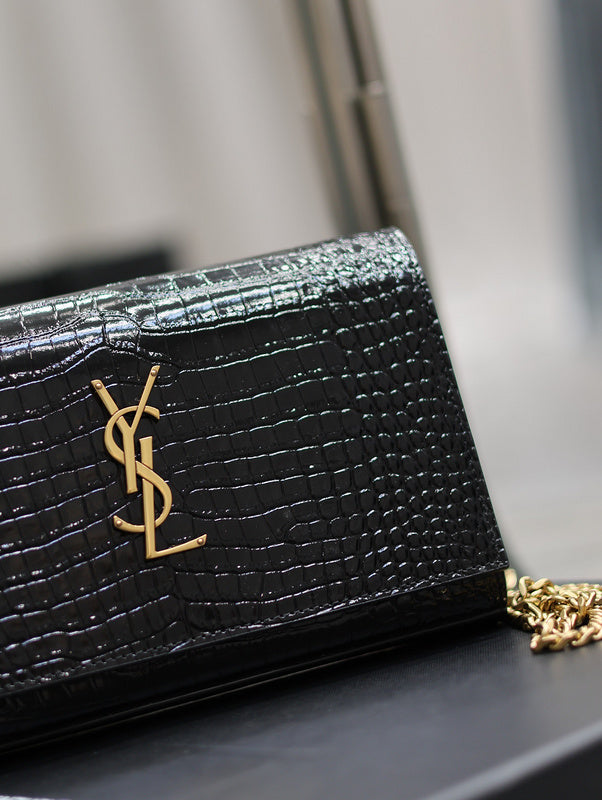 Amelia - YSL Bag - 1817