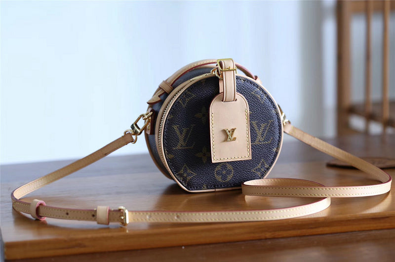 Fan Fashion Lu-Vi bags - 8338