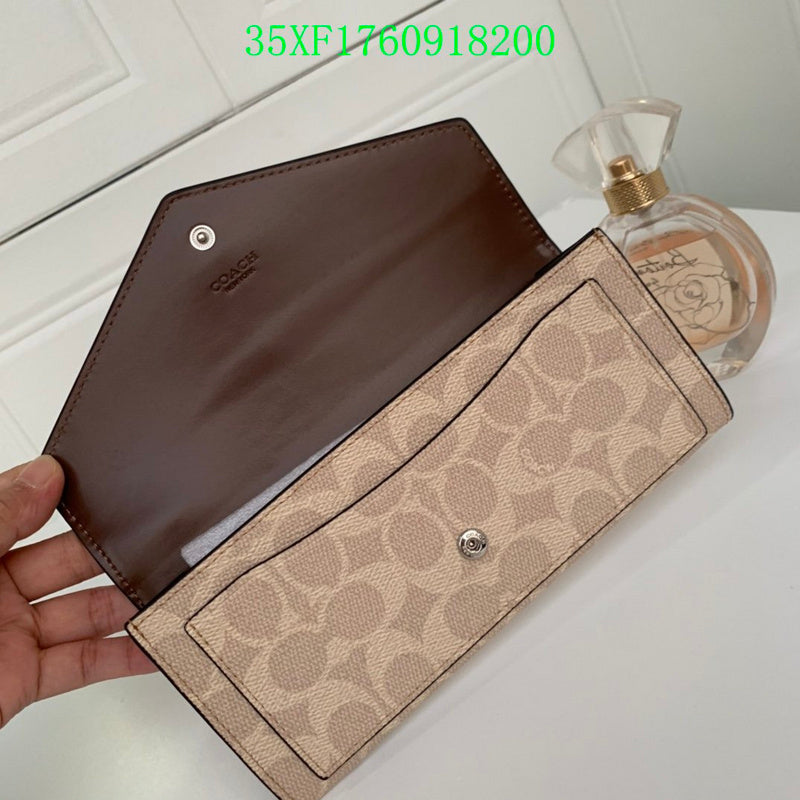 Amelia - CAH Wallet - 082