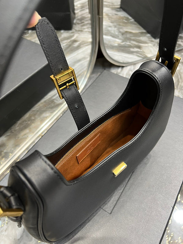 Amelia - YSL Bag - 3913