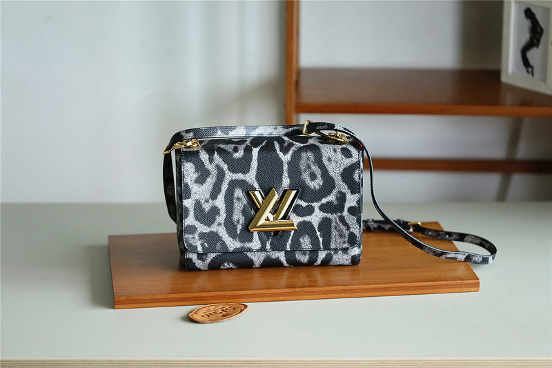 Fan Fashion Lu-Vi bags - 8506
