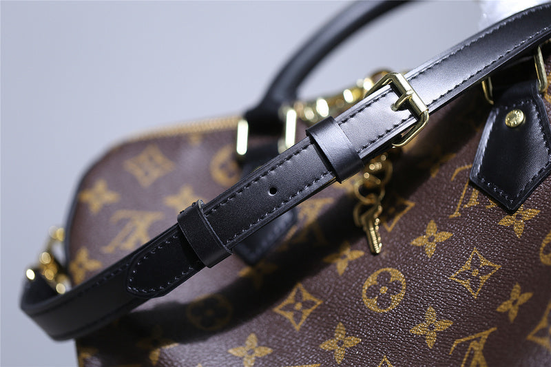 Fan Fashion Lu-Vi bags - 8190