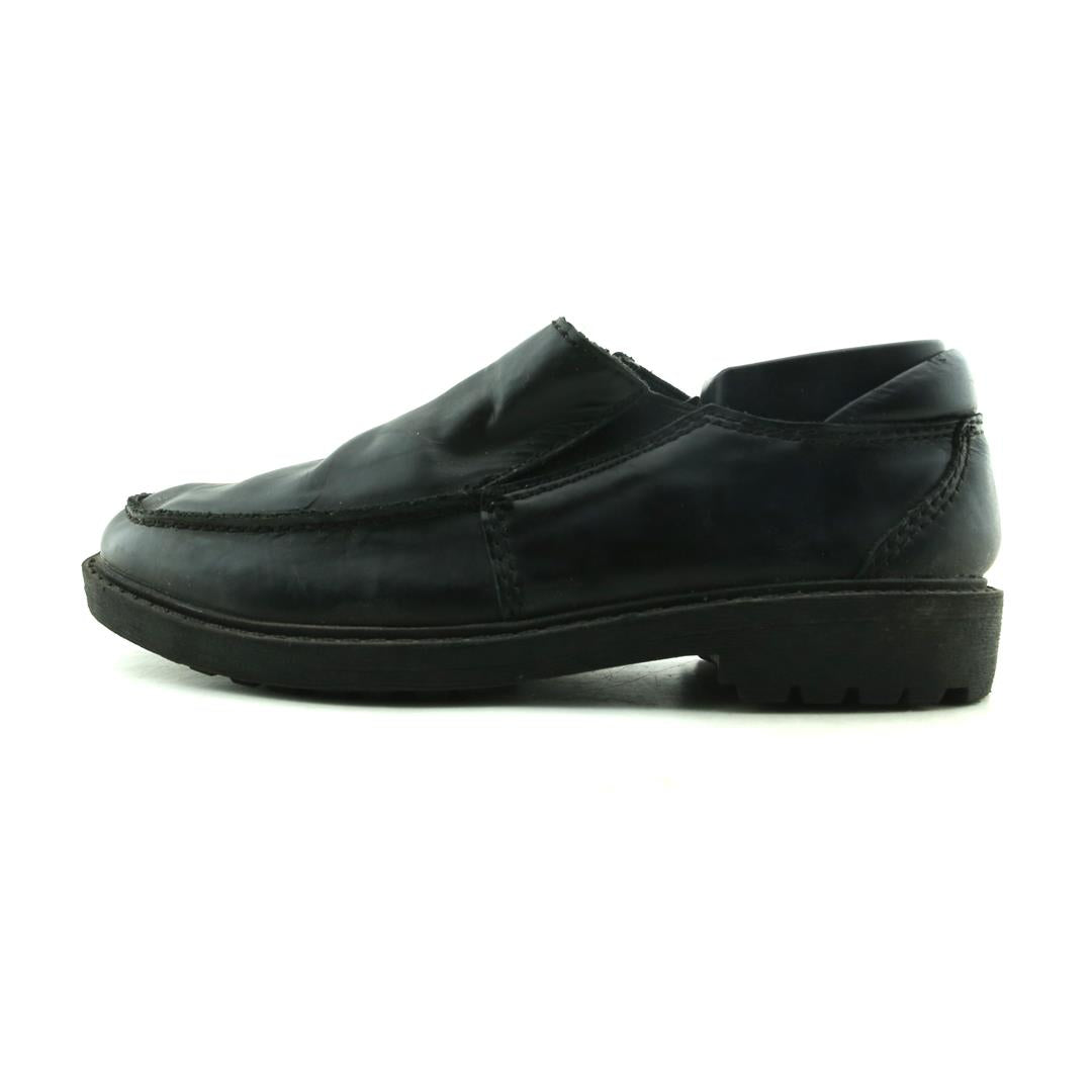 KENNETH COLE REACTION .
