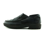 KENNETH COLE REACTION .