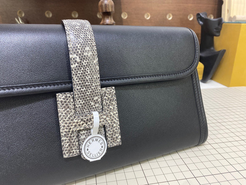 Amelia - HMS Bags - 1738