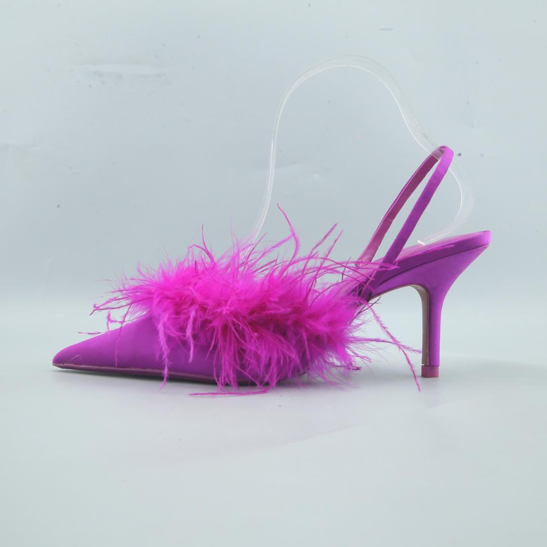 ZARA. ZAPATO TACO
