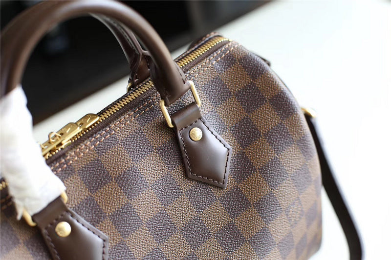 Fan Fashion Lu-Vi bags - 8149