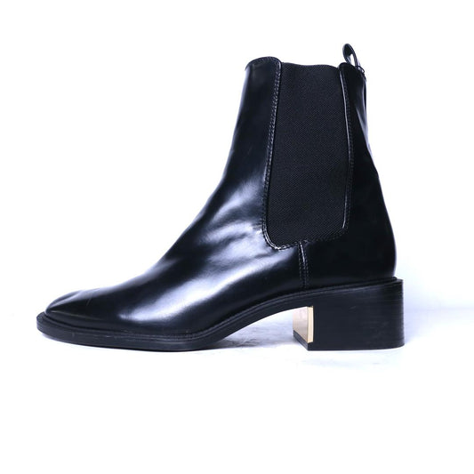 ZARA. .