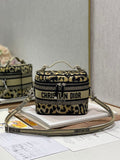 Amelia- DYOR DESIGNER BAGS - 1949