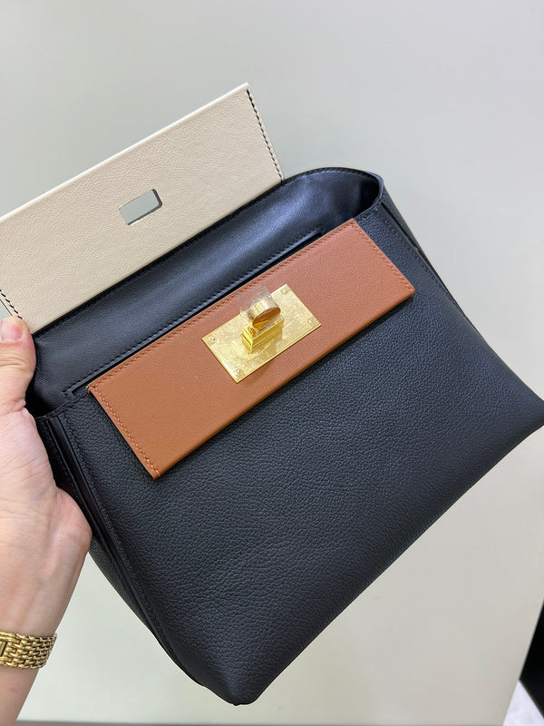 Amelia - HMS Bags - 1726