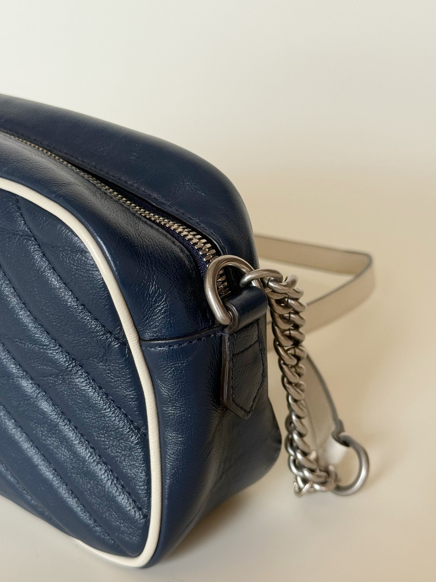 Gucci   Effect Calfskin Matelasse Diagonal Torchon GG Marmont Chain Shoulder Bag