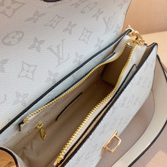 Luxury Handbags Louis Vuitton 090