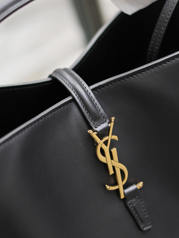 Amelia - YSL Bag - 1850