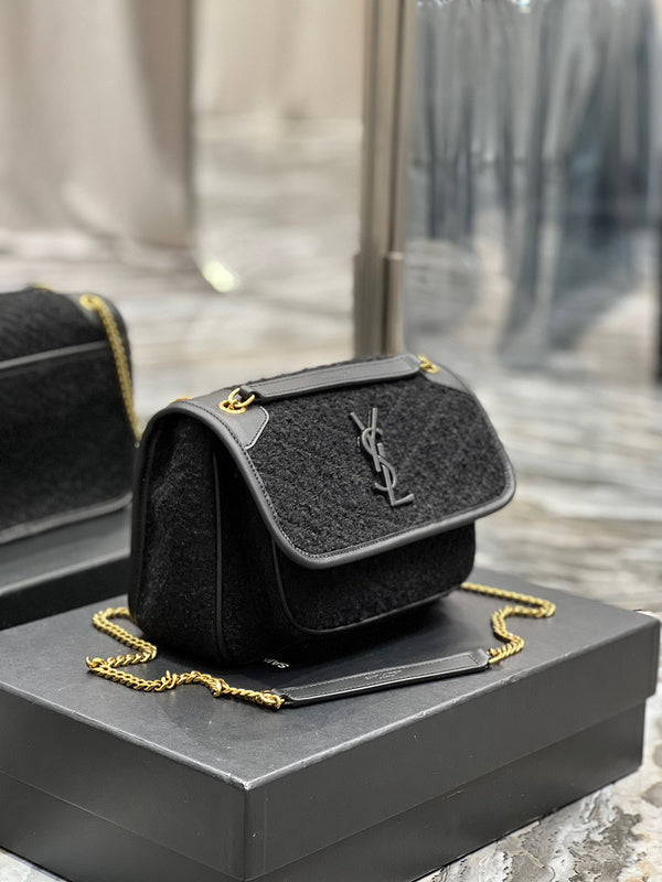Amelia - YSL Bag - 4221