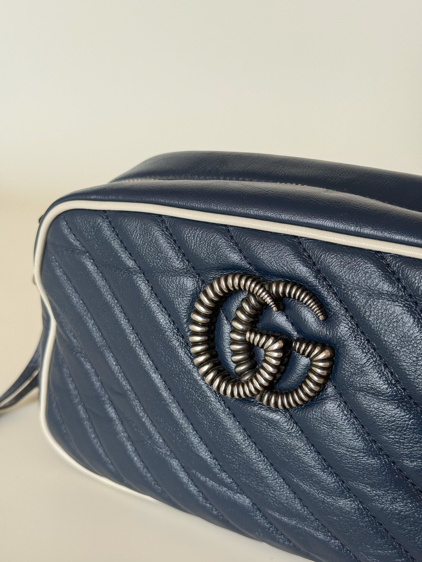 Gucci   Effect Calfskin Matelasse Diagonal Torchon GG Marmont Chain Shoulder Bag