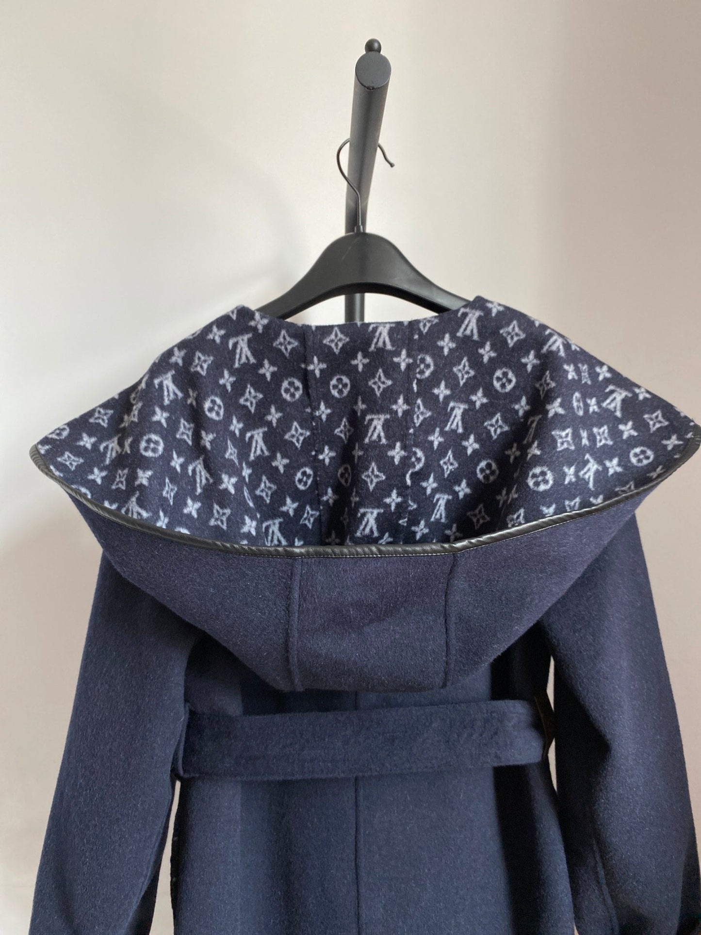 Luxury Louis Vuitton  Wrap Coat 042