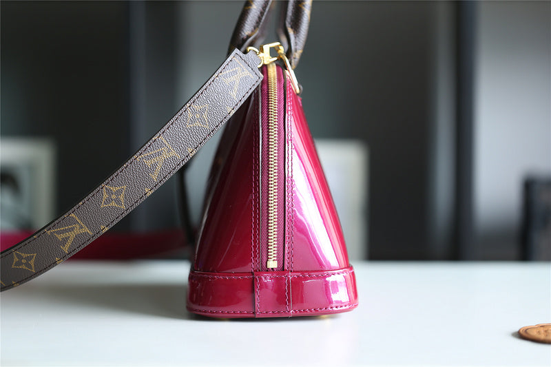 Fan Fashion Lu-Vi bags - 8282
